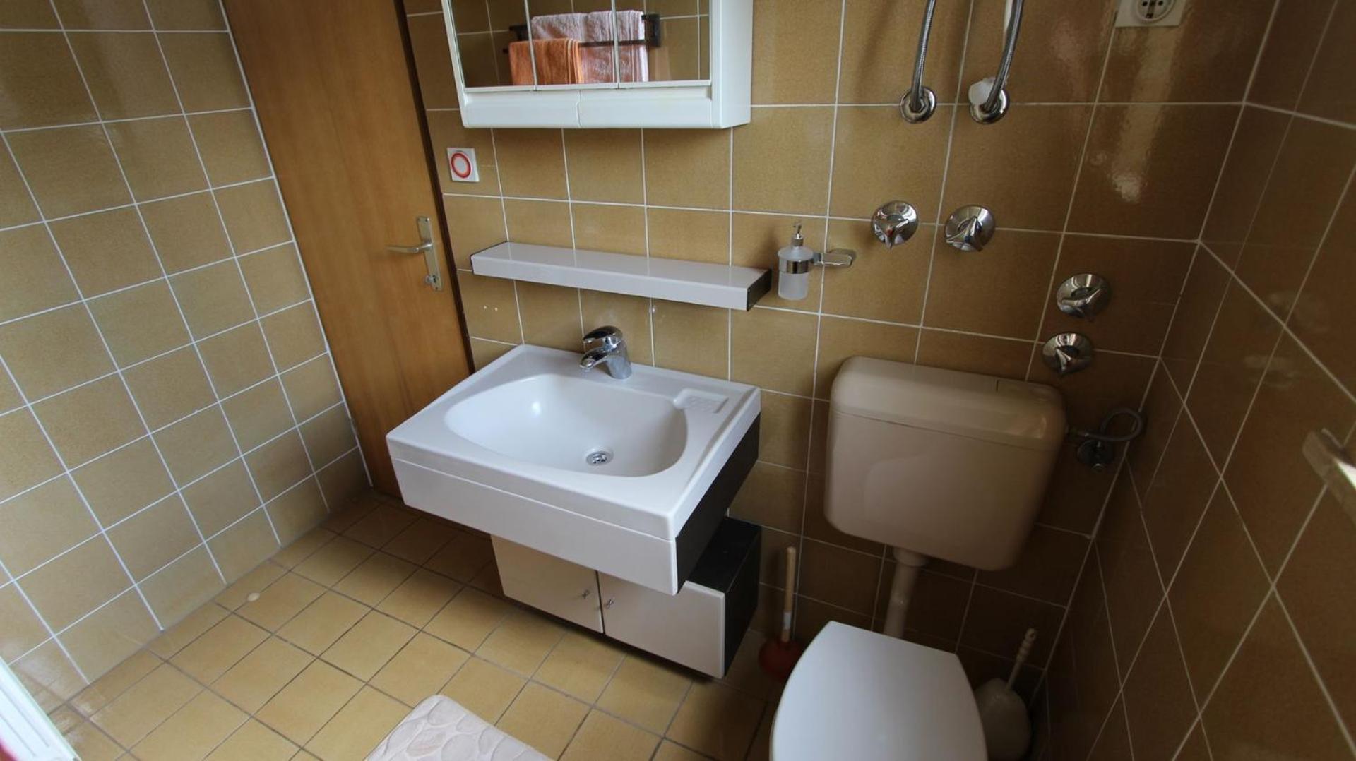 Apartment Studio Ljutic Malinska Bagian luar foto